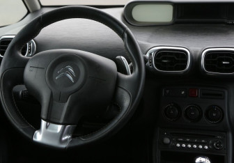 Подержанный автомобиль Citroen C3 Picasso 2013 года (14 фото)