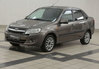 Подержанный автомобиль LADA (ВАЗ) Granta Sedan 2014 года (8 фото)
