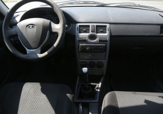 Подержанный автомобиль LADA (ВАЗ) Priora Sedan 2013 года (12 фото)