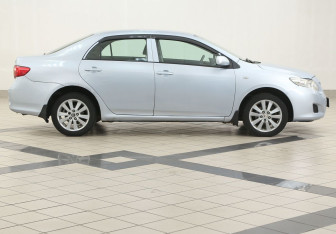 Подержанный автомобиль Toyota Corolla Sedan 2007 года (5 фото)