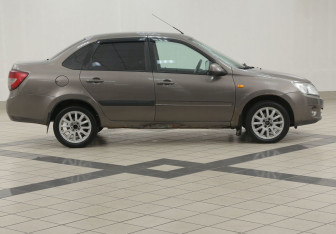 Подержанный автомобиль LADA (ВАЗ) Granta Sedan 2014 года (5 фото)