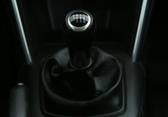 Подержанный автомобиль Mazda CX-5 2012 года (15 фото)