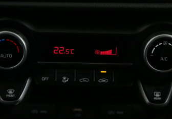 Подержанный автомобиль Kia Rio Hatchback 2021 года (30 фото)