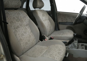 Подержанный автомобиль LADA (ВАЗ) Kalina Sedan 2006 года (10 фото)