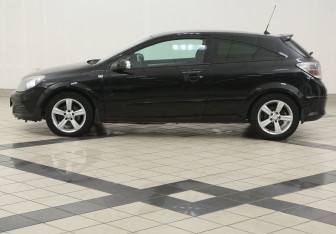 Подержанный автомобиль Opel Astra Hatchback 2008 года (7 фото)
