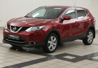 Подержанный автомобиль Nissan Qashqai 2014 года (8 фото)