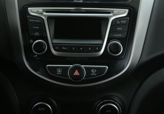 Подержанный автомобиль Hyundai Solaris Sedan 2014 года (13 фото)