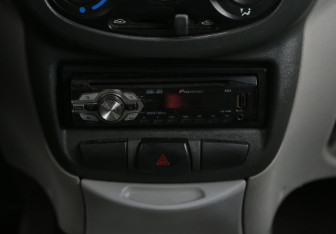 Подержанный автомобиль LADA (ВАЗ) Kalina Hatchback 2012 года (13 фото)