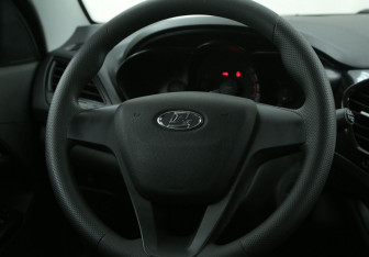 Подержанный автомобиль LADA (ВАЗ) Vesta Sedan 2022 года (16 фото)