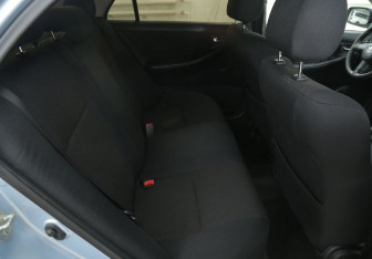 Подержанный автомобиль Toyota Corolla Sedan 2006 года (11 фото)