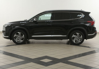 Подержанный автомобиль Hyundai Santa Fe 2021 года (7 фото)