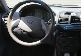 Подержанный автомобиль Hyundai Accent Sedan 2007 года (14 фото)