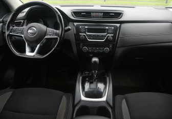 Подержанный автомобиль Nissan Qashqai 2021 года (12 фото)