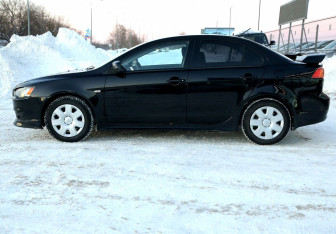 Подержанный автомобиль Mitsubishi Lancer Sedan 2008 года (8 фото)