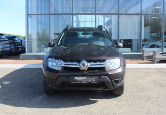 Подержанный автомобиль Renault Duster 2016 года (2 фото)