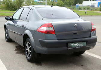 Подержанный автомобиль Renault Megane Sedan 2007 года (4 фото)