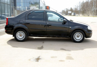 Подержанный автомобиль Renault Logan Sedan 2011 года (7 фото)