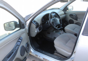 Подержанный автомобиль LADA (ВАЗ) Kalina Hatchback 2012 года (9 фото)
