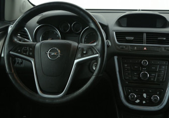 Подержанный автомобиль Opel Mokka 2012 года (14 фото)