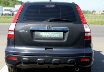 Подержанный автомобиль Honda CR-V 2008 года (5 фото)
