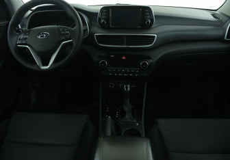Подержанный автомобиль Hyundai Tucson 2019 года (12 фото)