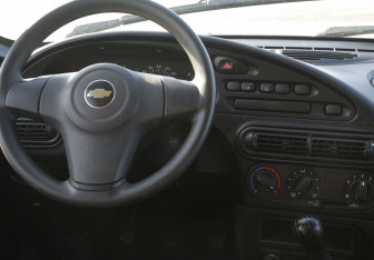Подержанный автомобиль Chevrolet Niva 2014 года (14 фото)