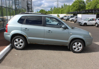 Подержанный автомобиль Hyundai Tucson 2006 года (8 фото)