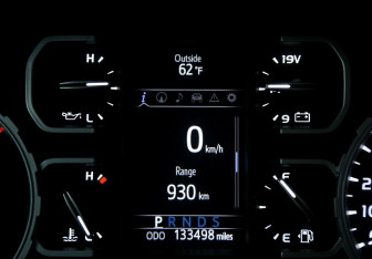Подержанный автомобиль Toyota Tundra 2020 года (25 фото)