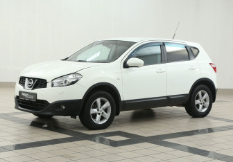 Подержанный автомобиль Nissan Qashqai 2012 года (8 фото)
