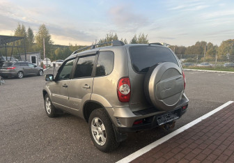 Подержанный автомобиль Chevrolet Niva 2012 года (5 фото)