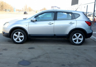 Подержанный автомобиль Nissan Qashqai 2007 года (8 фото)