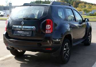 Подержанный автомобиль Renault Duster 2013 года (6 фото)