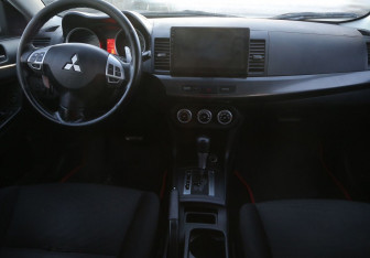 Подержанный автомобиль Mitsubishi Lancer Sedan 2008 года (12 фото)