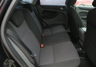 Подержанный автомобиль Ford Focus Hatchback 2008 года (11 фото)