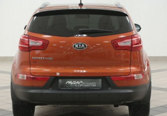 Подержанный автомобиль Kia Sportage 2013 года (3 фото)