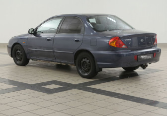 Подержанный автомобиль Kia Spectra Sedan 2006 года (2 фото)