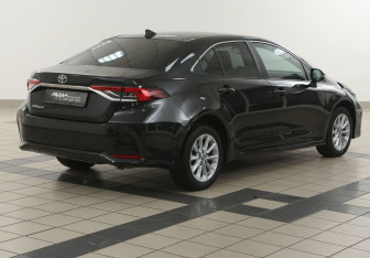 Подержанный автомобиль Toyota Corolla Sedan 2021 года (4 фото)