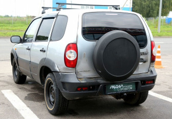 Подержанный автомобиль Chevrolet Niva 2009 года (4 фото)