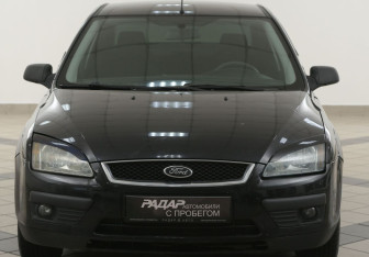 Подержанный автомобиль Ford Focus Sedan 2006 года (6 фото)