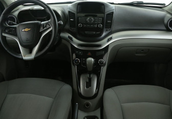 Подержанный автомобиль Chevrolet Orlando 2011 года (12 фото)