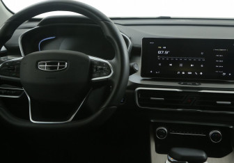 Подержанный автомобиль Geely Coolray 2023 года (14 фото)