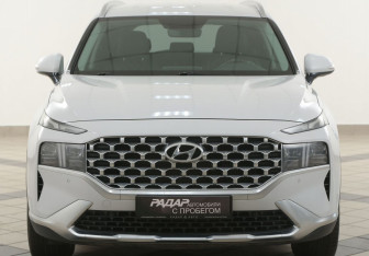 Подержанный автомобиль Hyundai Santa Fe 2022 года (6 фото)