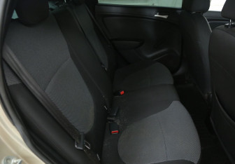 Подержанный автомобиль Hyundai Solaris Sedan 2012 года (11 фото)