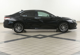 Подержанный автомобиль Toyota Camry Sedan 2019 года (5 фото)