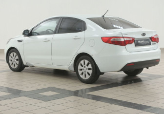 Подержанный автомобиль Kia Rio Sedan 2012 года (2 фото)