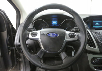 Подержанный автомобиль Ford Focus Hatchback 2014 года (10 фото)