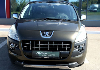 Подержанный автомобиль Peugeot 3008 2011 года (2 фото)