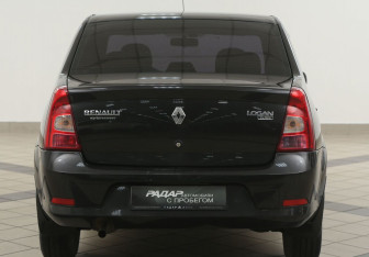 Подержанный автомобиль Renault Logan Sedan 2011 года (3 фото)
