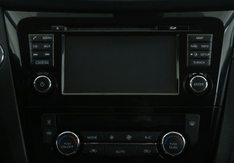 Подержанный автомобиль Nissan X-Trail 2018 года (13 фото)