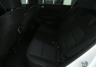 Подержанный автомобиль Kia Sportage 2021 года (14 фото)